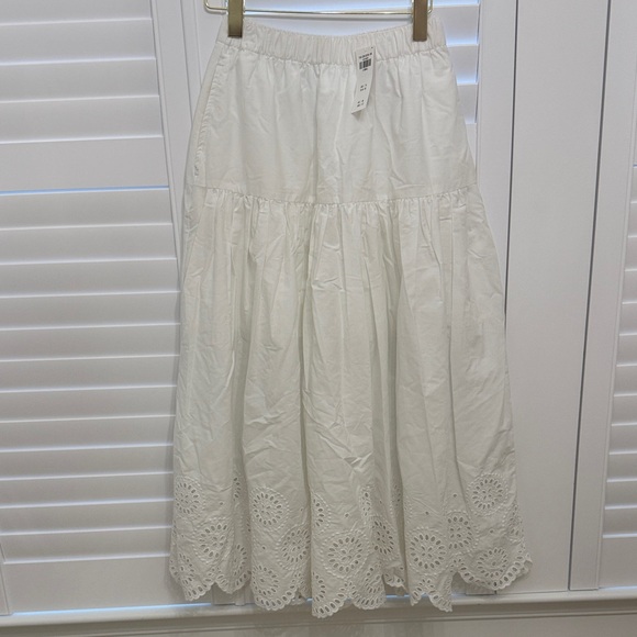 Abercrombie & Fitch Dresses & Skirts - Abercrombie & Fitch White Eyelet Skirt